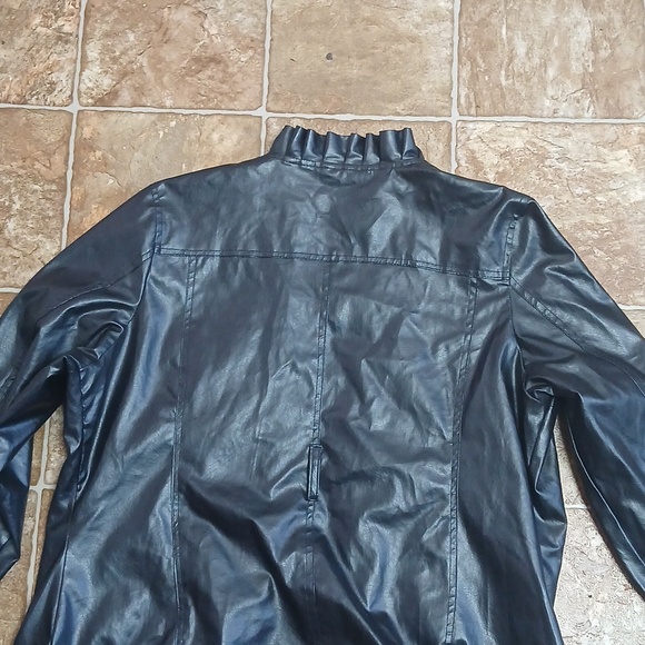 EUC Destiny Black Ruffle Trim Faux Leather Jacket Size 2X - Picture 7 of 7